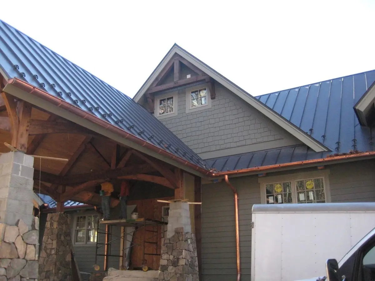 Craftsman Roofing team delivering quality roofing work in Elstie